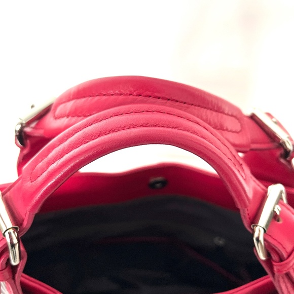 ***  Hot Pink Vegan Leather Shoulder Tote Bag Like New *** - Picture 3 of 8